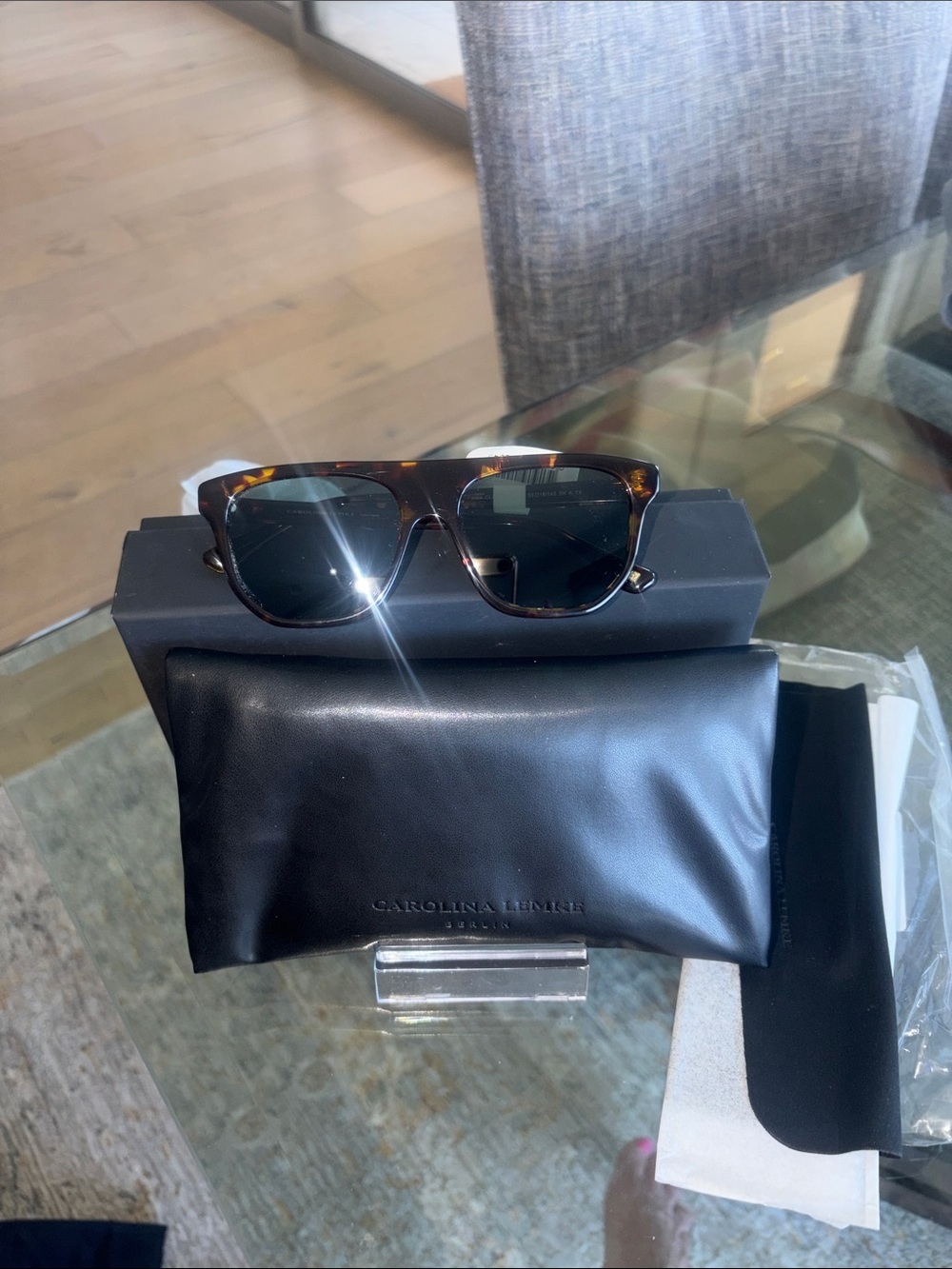 Carolina lemke  Polarized Sunglasses - Brown/Black Lenses